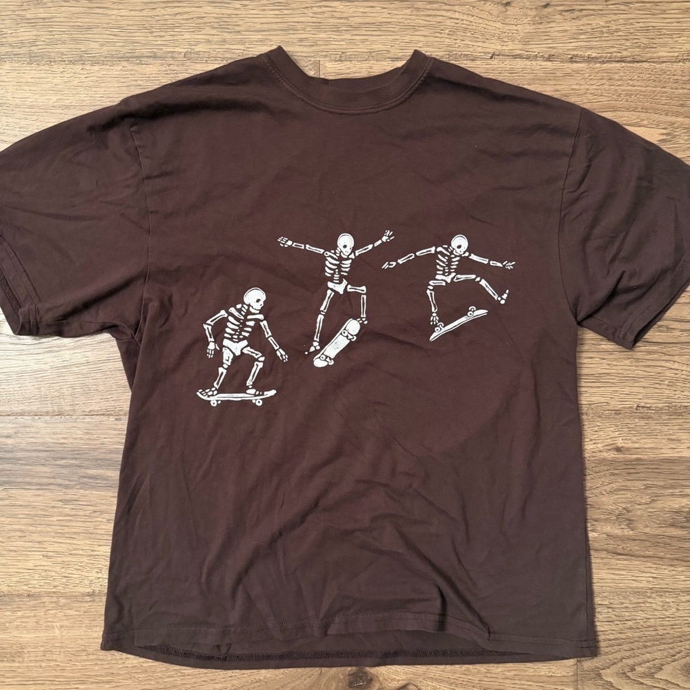 Women’s Oversized Skateboarding Skeleton Tee XS EUC Fifth Sun
